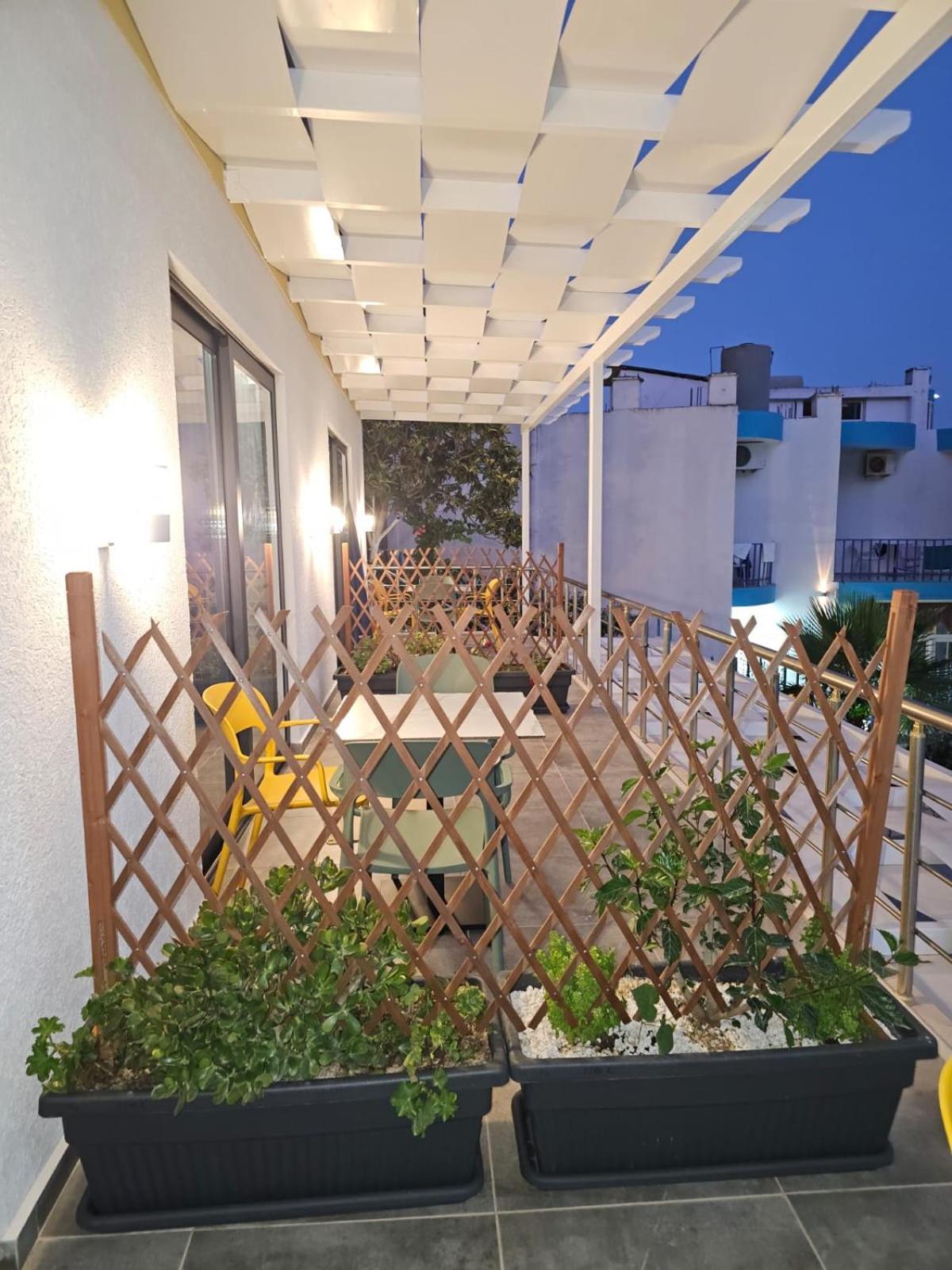 Ardit Seaside Rooms Sarande Exterior photo