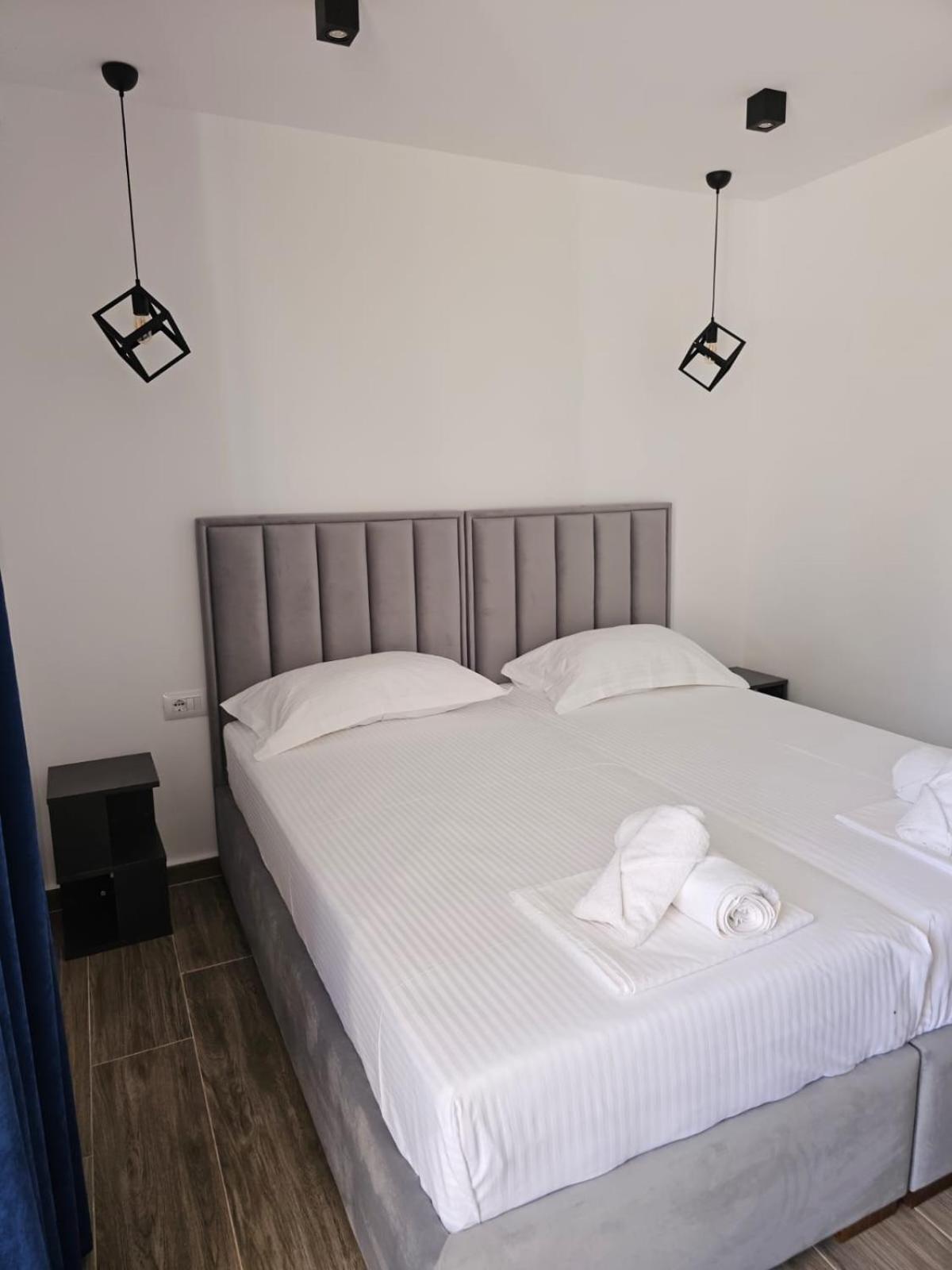Ardit Seaside Rooms Sarande Exterior photo