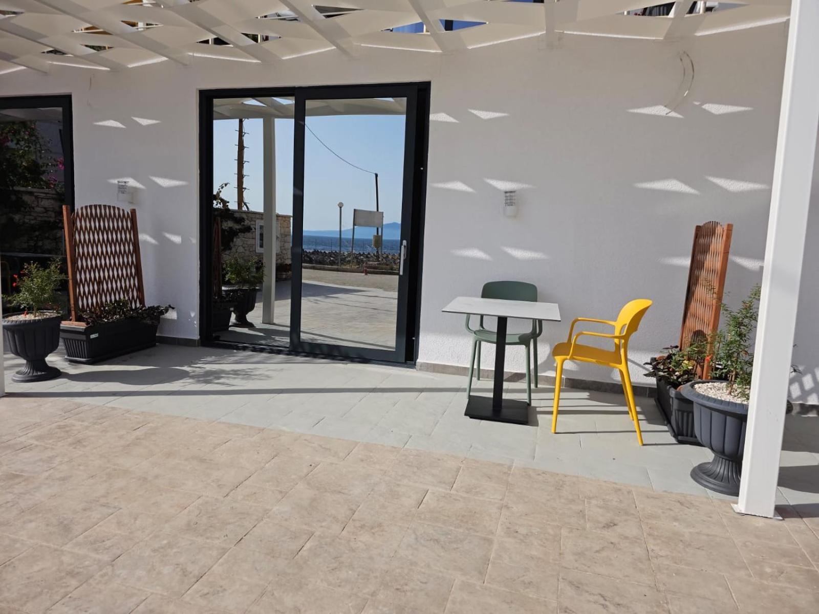 Ardit Seaside Rooms Sarande Exterior photo